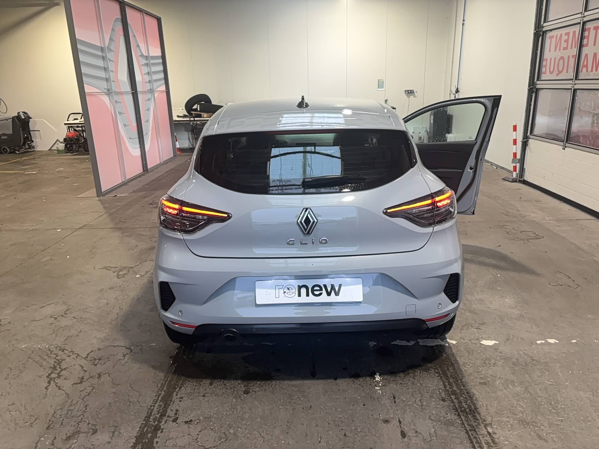 Vente en ligne Renault Clio 5 Clio TCe 90 au prix de 15 490 €