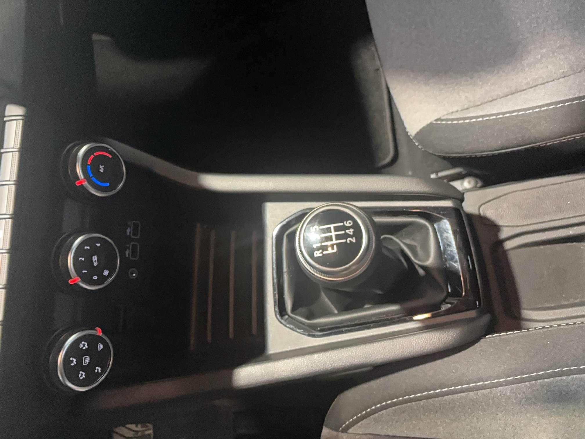 Vente en ligne Renault Clio 5 Clio TCe 90 au prix de 15 490 €