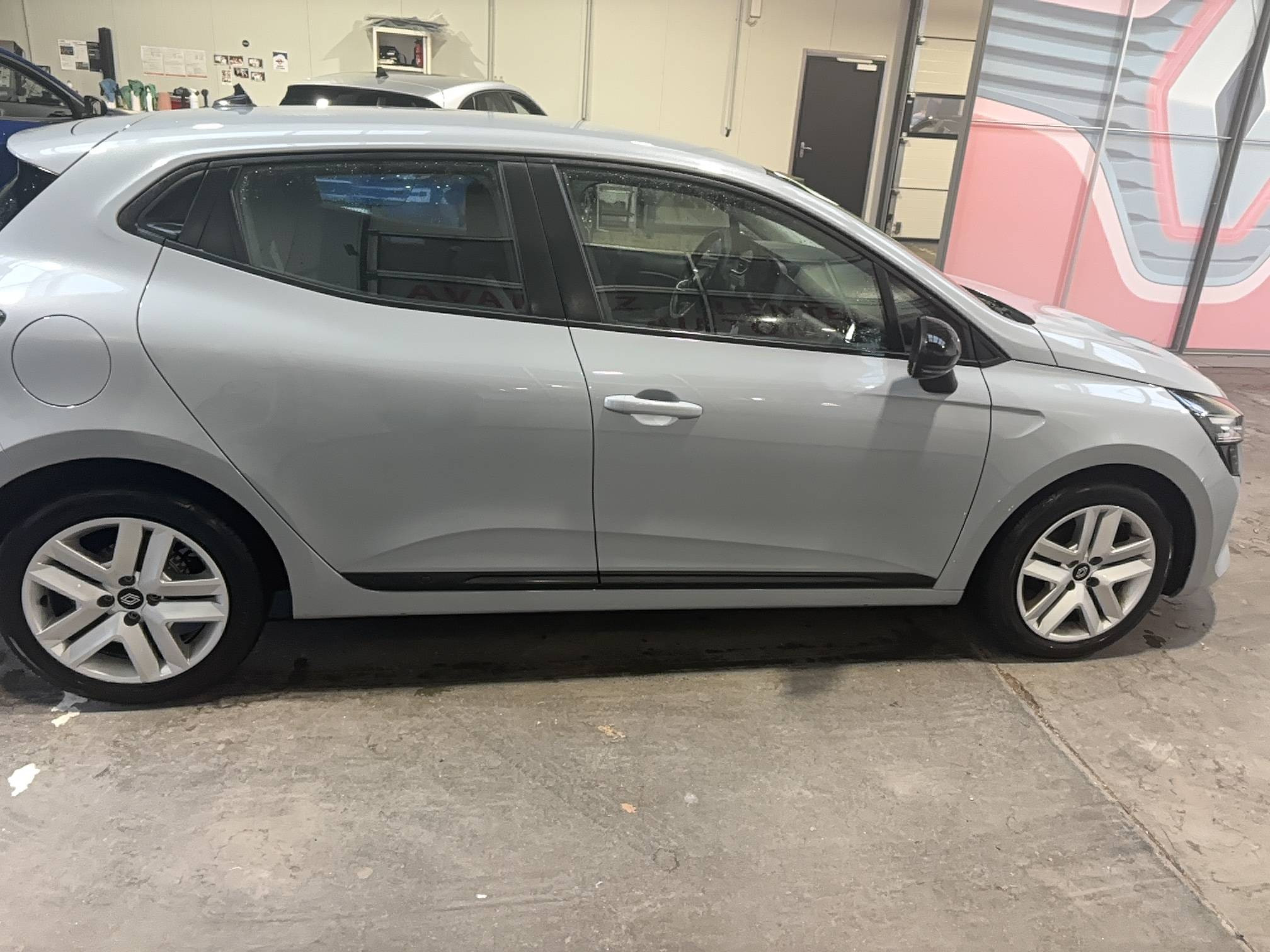 Vente en ligne Renault Clio 5 Clio TCe 90 au prix de 15 490 €