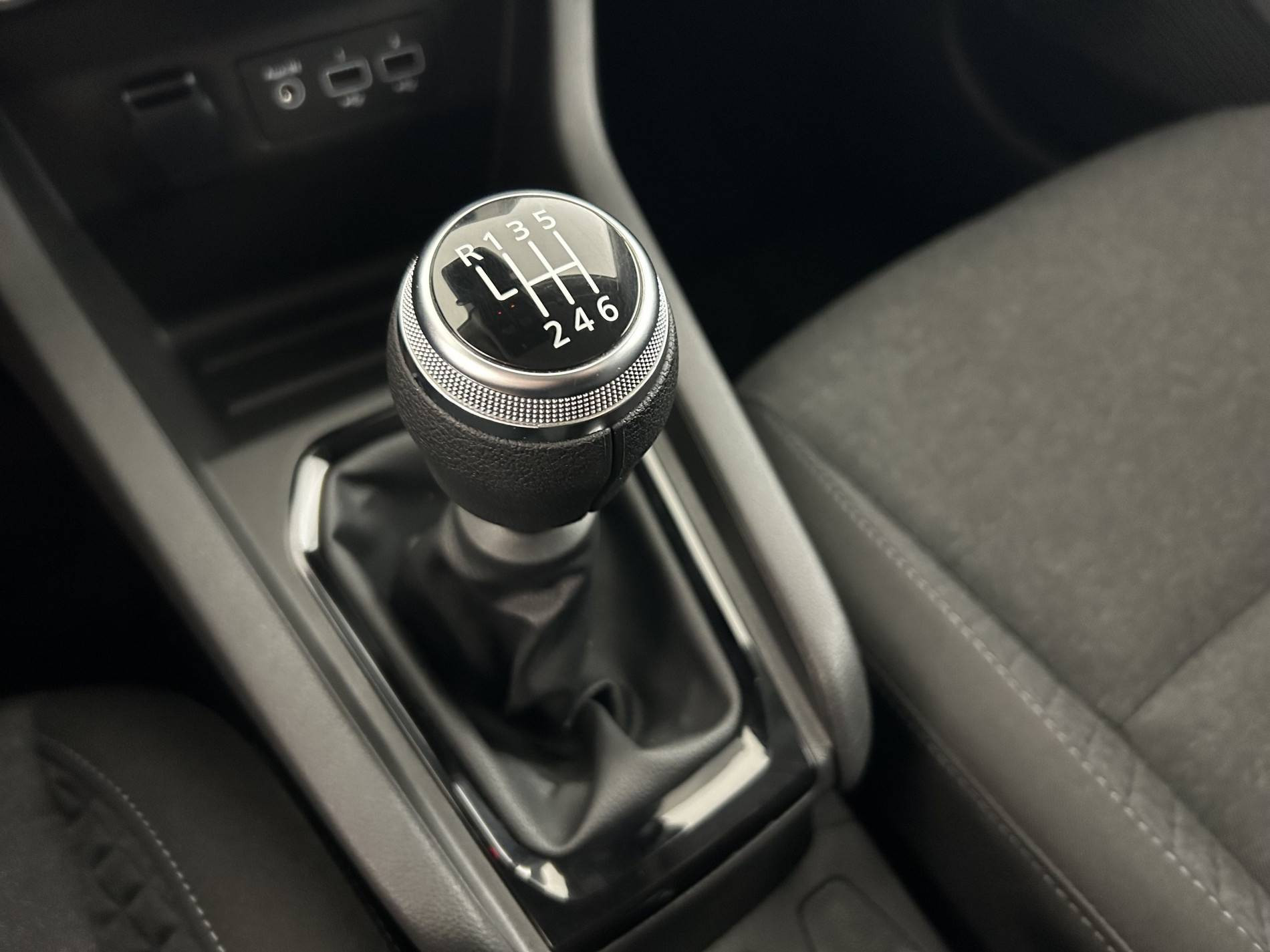 Vente en ligne Renault Clio 5 Clio TCe 90 - 21N au prix de 14 490 €