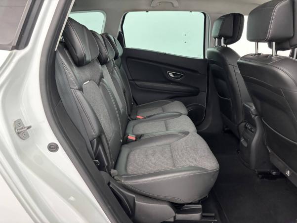 Vente en ligne Renault Grand Scenic 4 Grand Scenic TCe 140 EDC au prix de 25 990 €