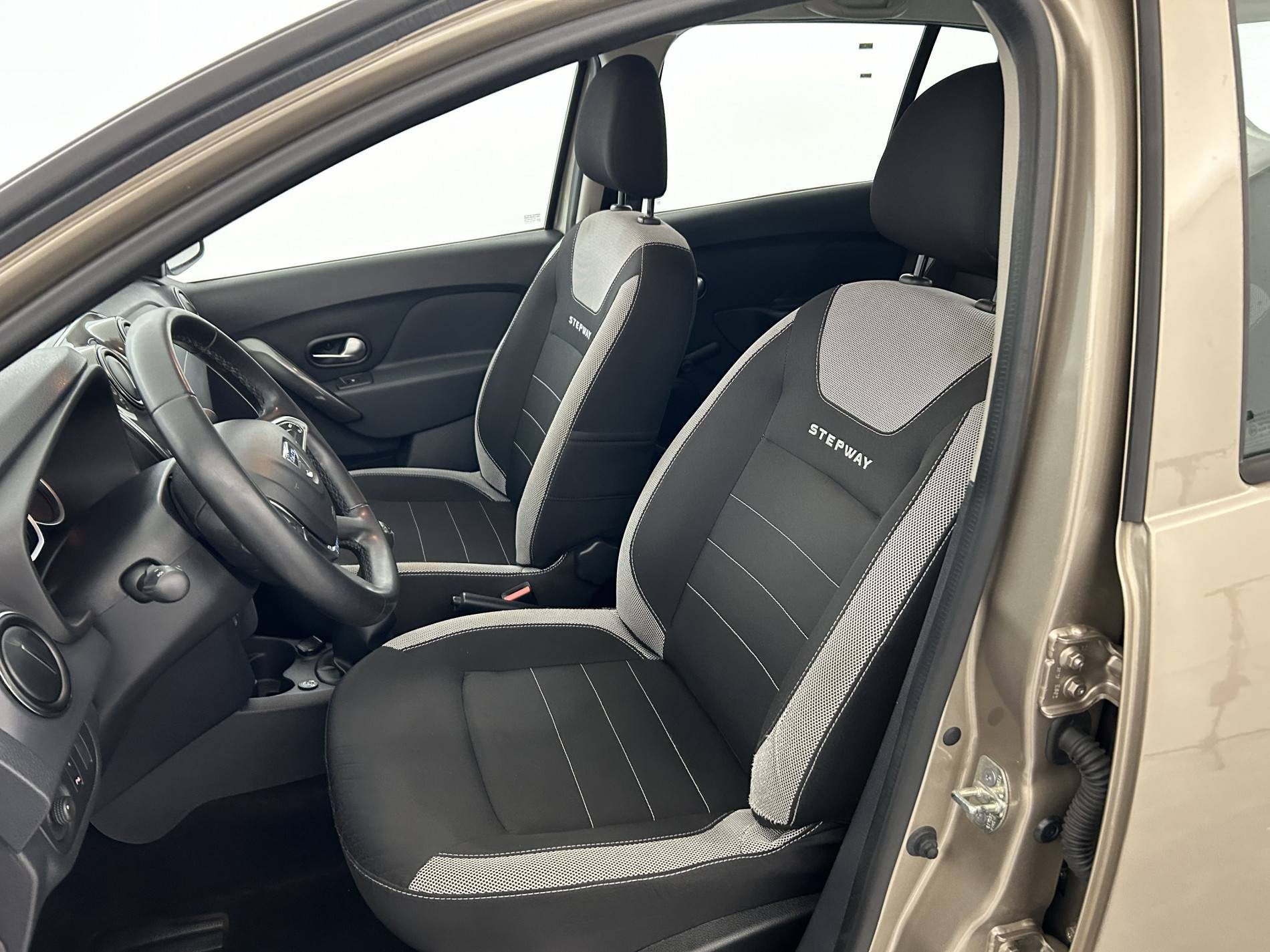 Vente en ligne Dacia Sandero  ECO-G 100 au prix de 10 990 €