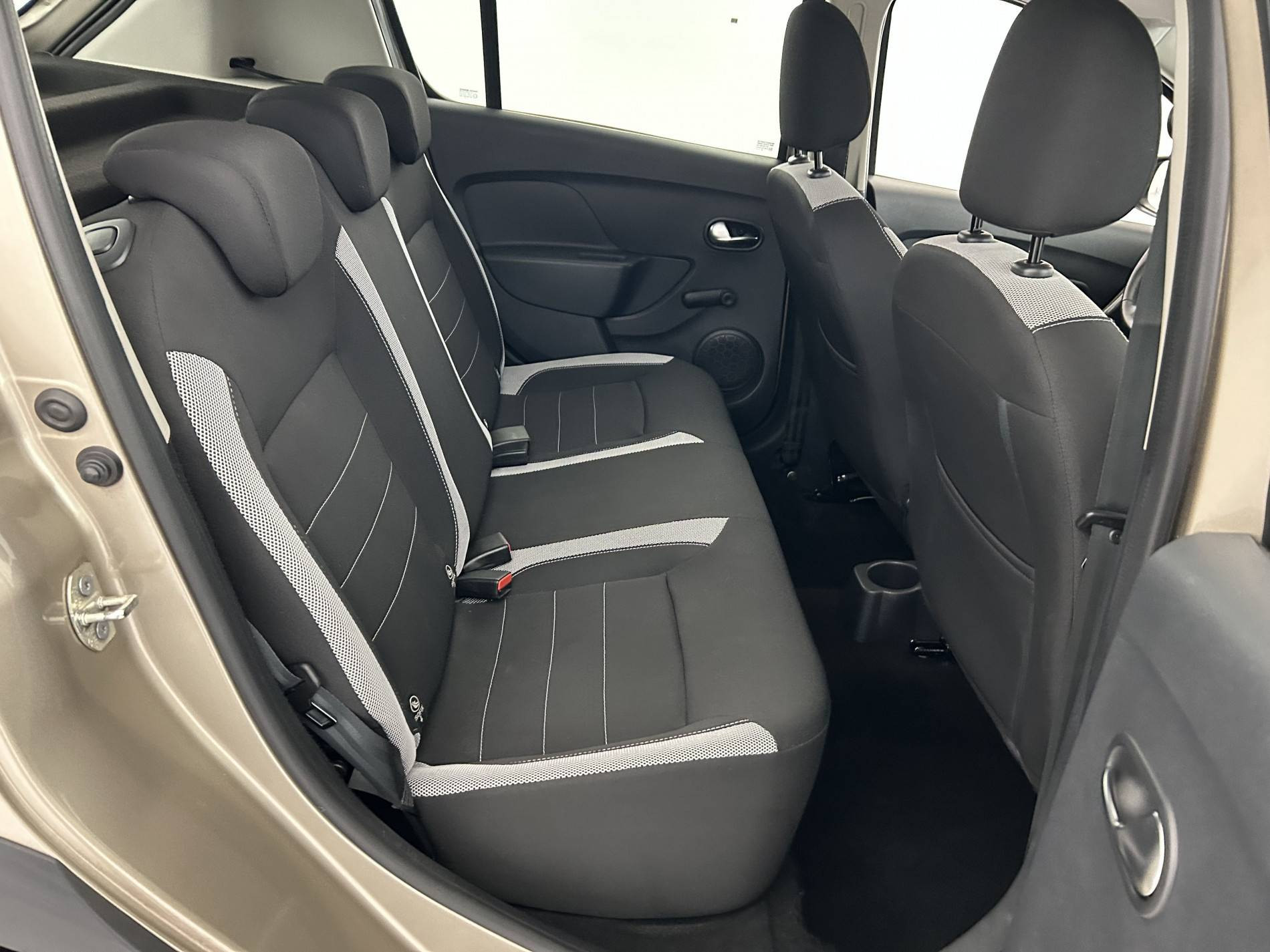 Vente en ligne Dacia Sandero  ECO-G 100 au prix de 10 990 €