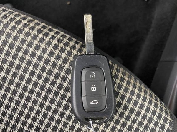 Vente en ligne Renault Twingo 3  SCe 65 - 21 au prix de 9 990 €
