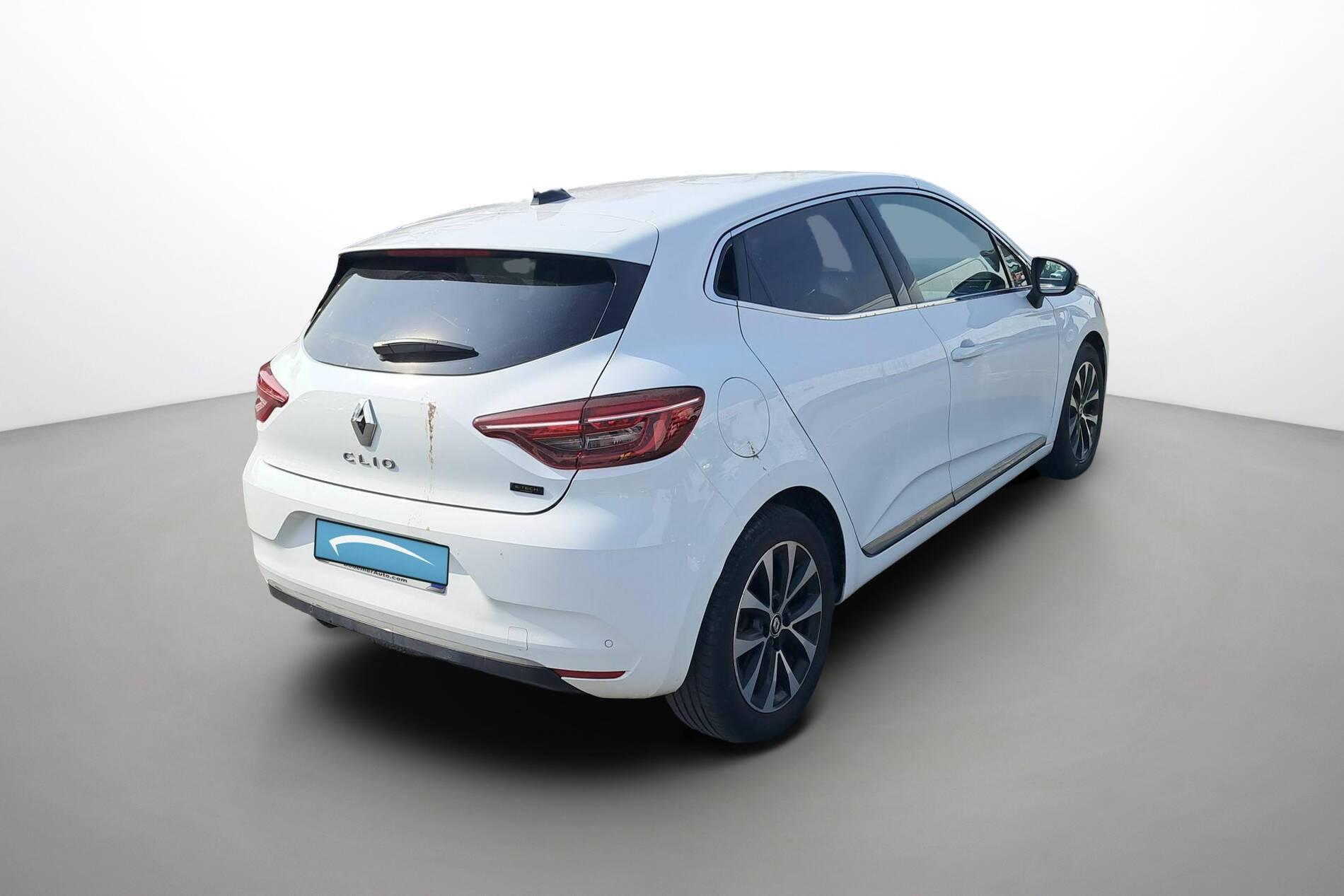 Vente en ligne Renault Clio 5 Clio E-Tech full hybrid 145 au prix de 17 990 €