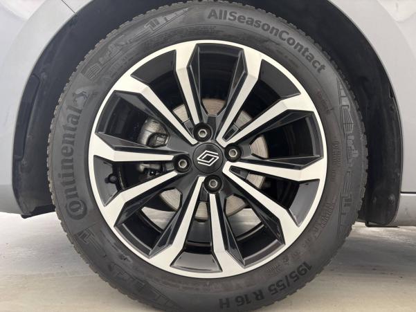 Vente en ligne Renault Clio 5 Clio TCe 90 au prix de 17 690 €