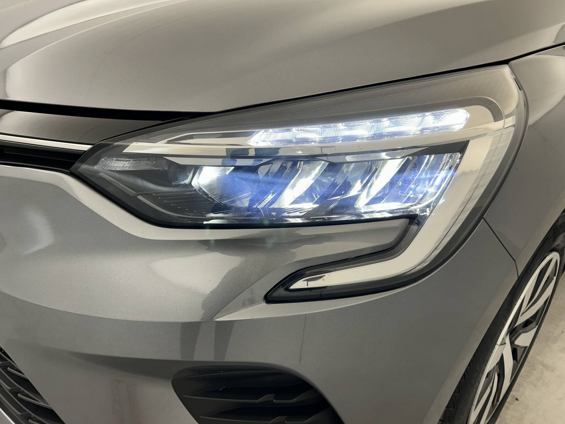 Vente en ligne Renault Clio 5 Clio TCe 90 au prix de 15 990 €