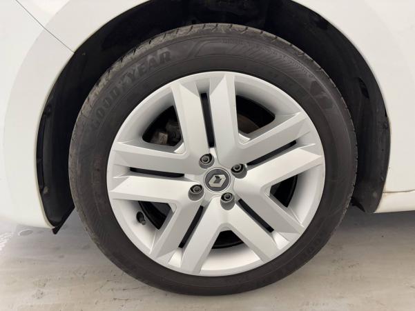 Vente en ligne Renault Clio 5 Clio E-Tech 140 au prix de 14 490 €