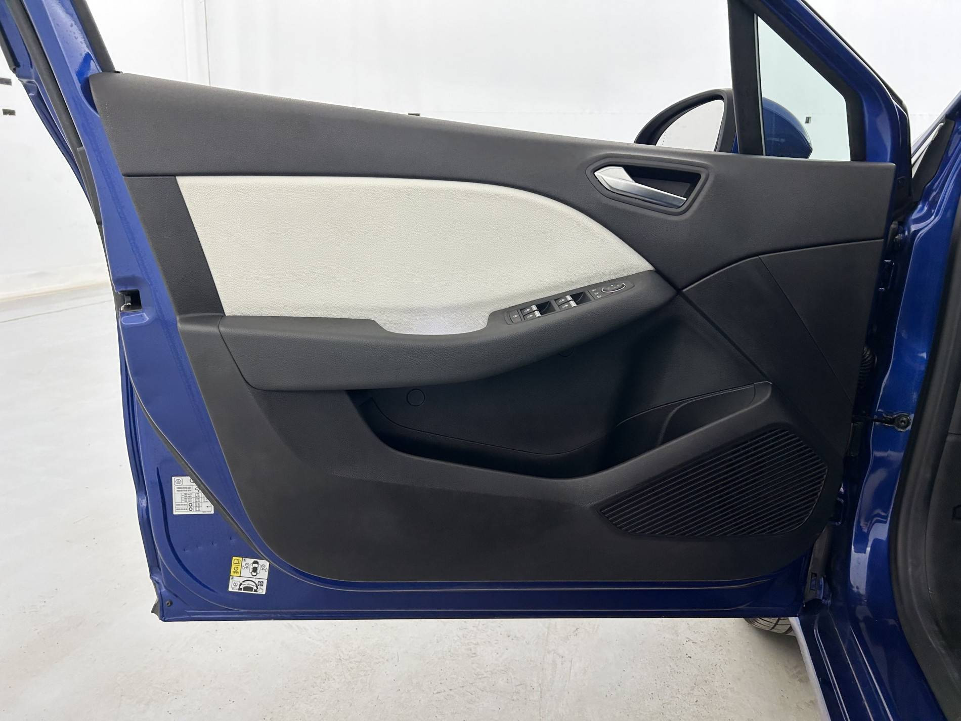 Vente en ligne Renault Clio 5 Clio TCe 140 - 21 au prix de 15 490 €