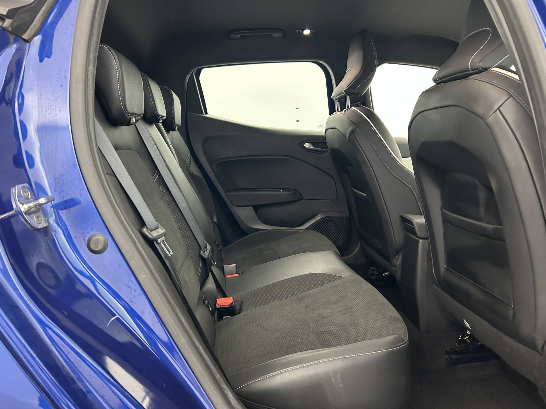 Vente en ligne Renault Clio 5 Clio TCe 140 - 21 au prix de 15 490 €