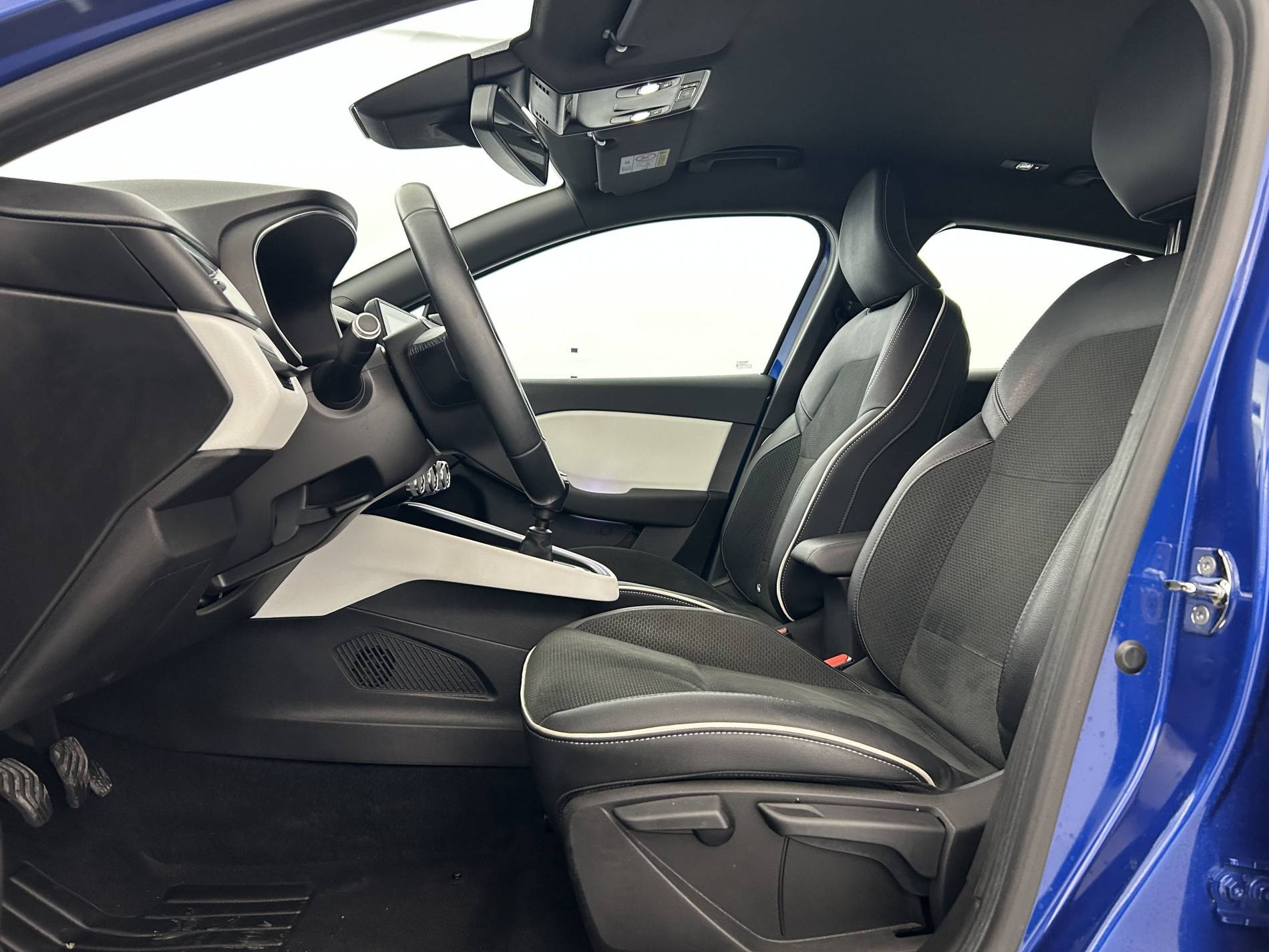 Vente en ligne Renault Clio 5 Clio TCe 140 - 21 au prix de 15 490 €