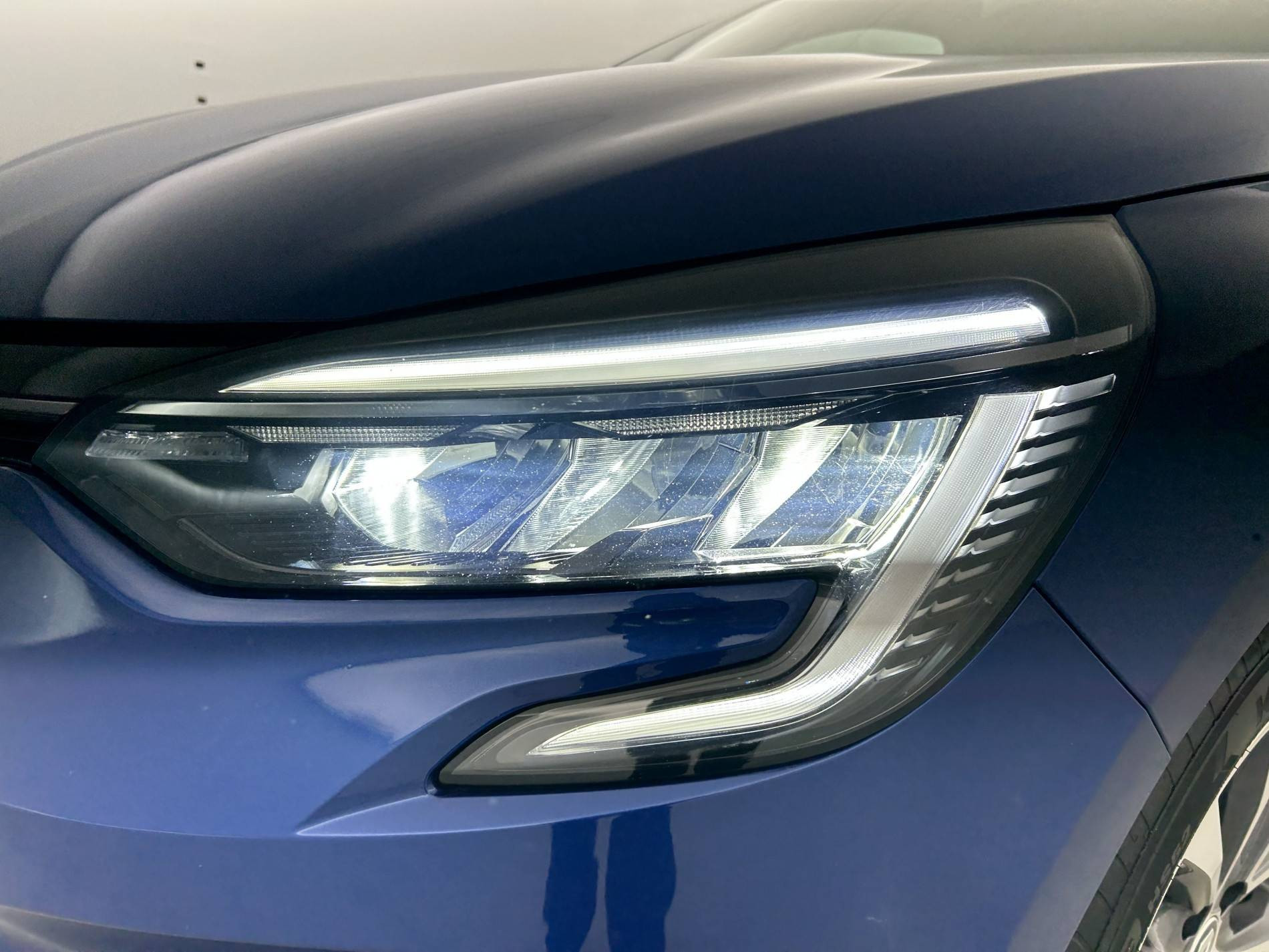 Vente en ligne Renault Clio 5 Clio TCe 140 - 21 au prix de 15 490 €