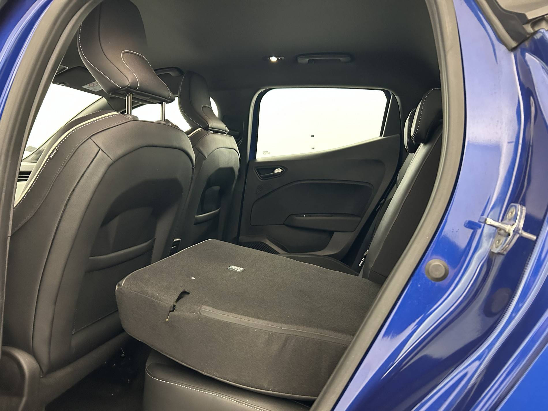 Vente en ligne Renault Clio 5 Clio TCe 140 - 21 au prix de 15 490 €