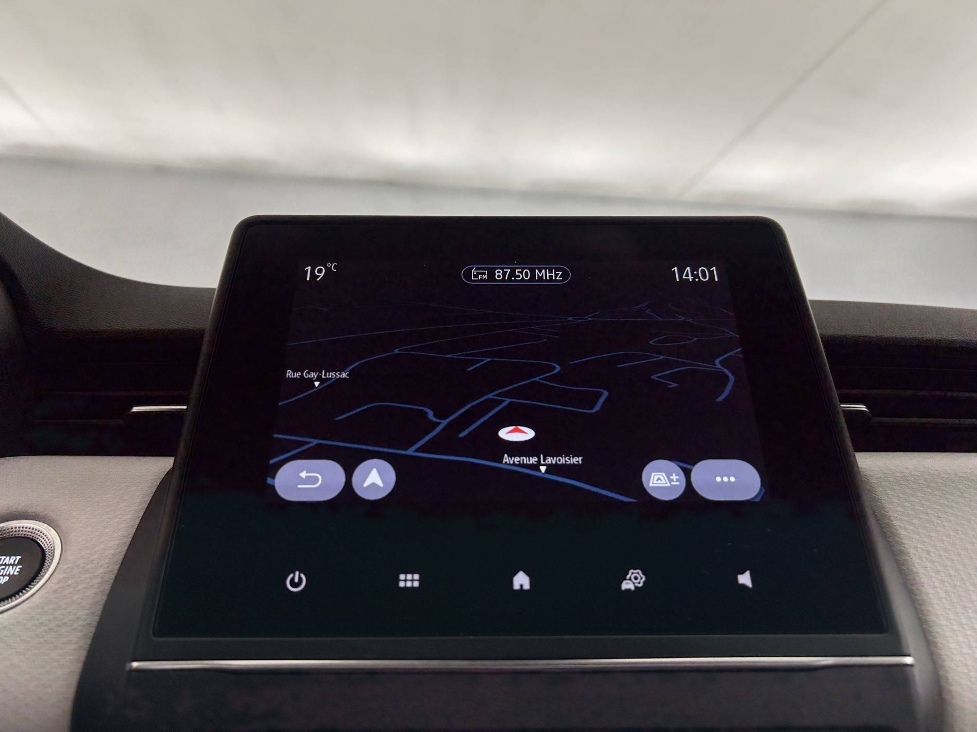 Vente en ligne Renault Clio 5 Clio TCe 140 - 21 au prix de 15 490 €