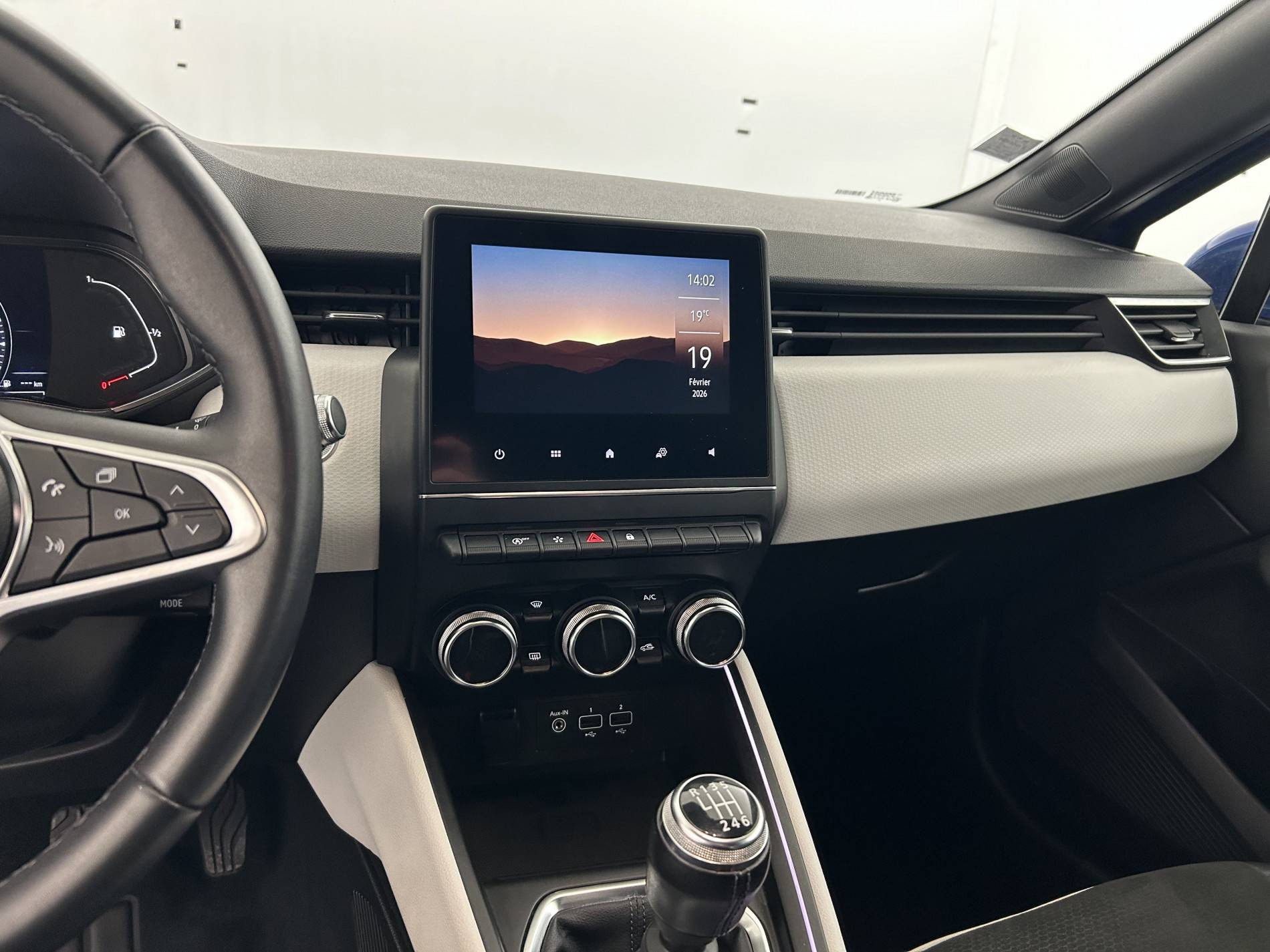 Vente en ligne Renault Clio 5 Clio TCe 140 - 21 au prix de 15 490 €