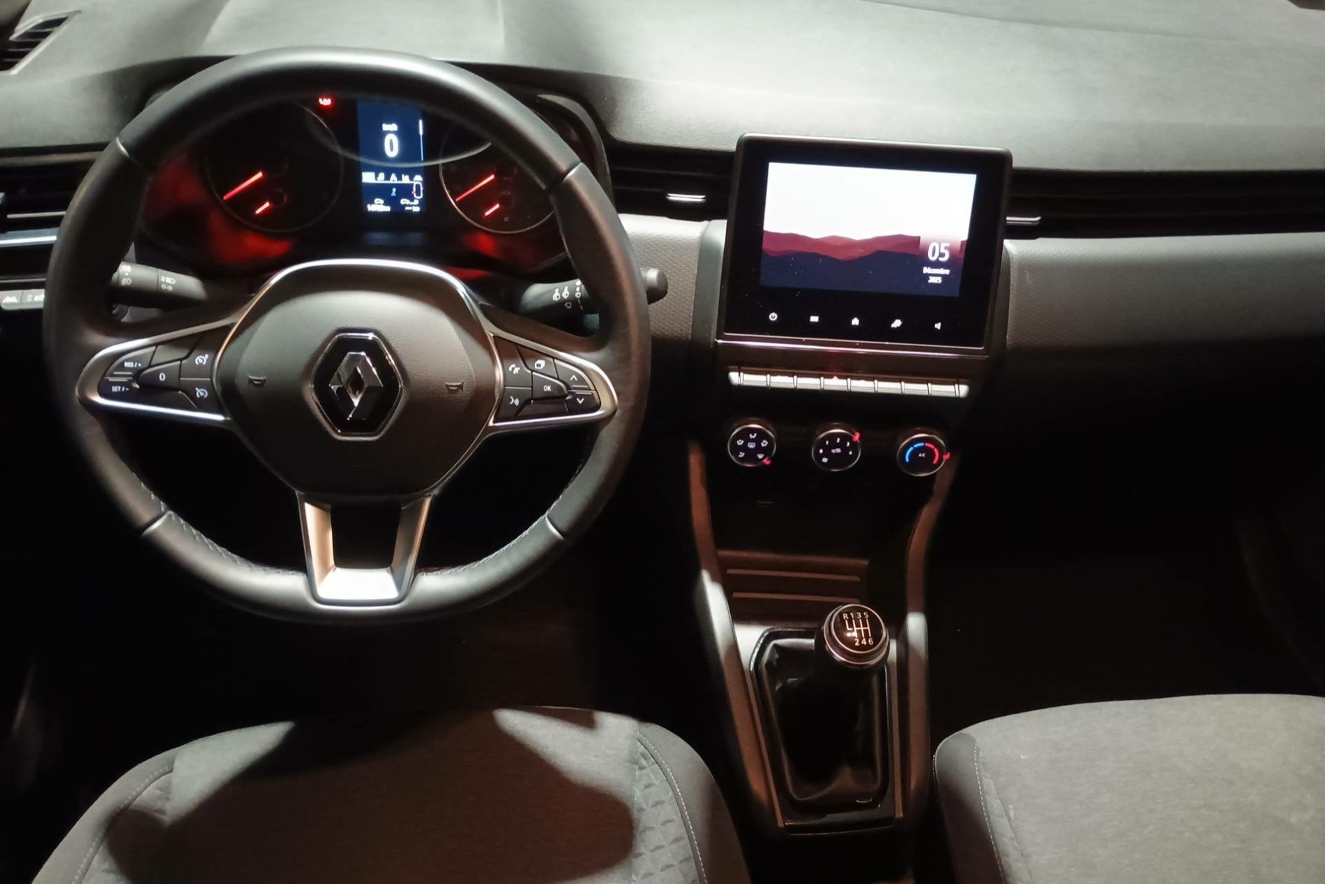 Vente en ligne Renault Clio 5 Clio TCe 90 - 21N au prix de 14 490 €