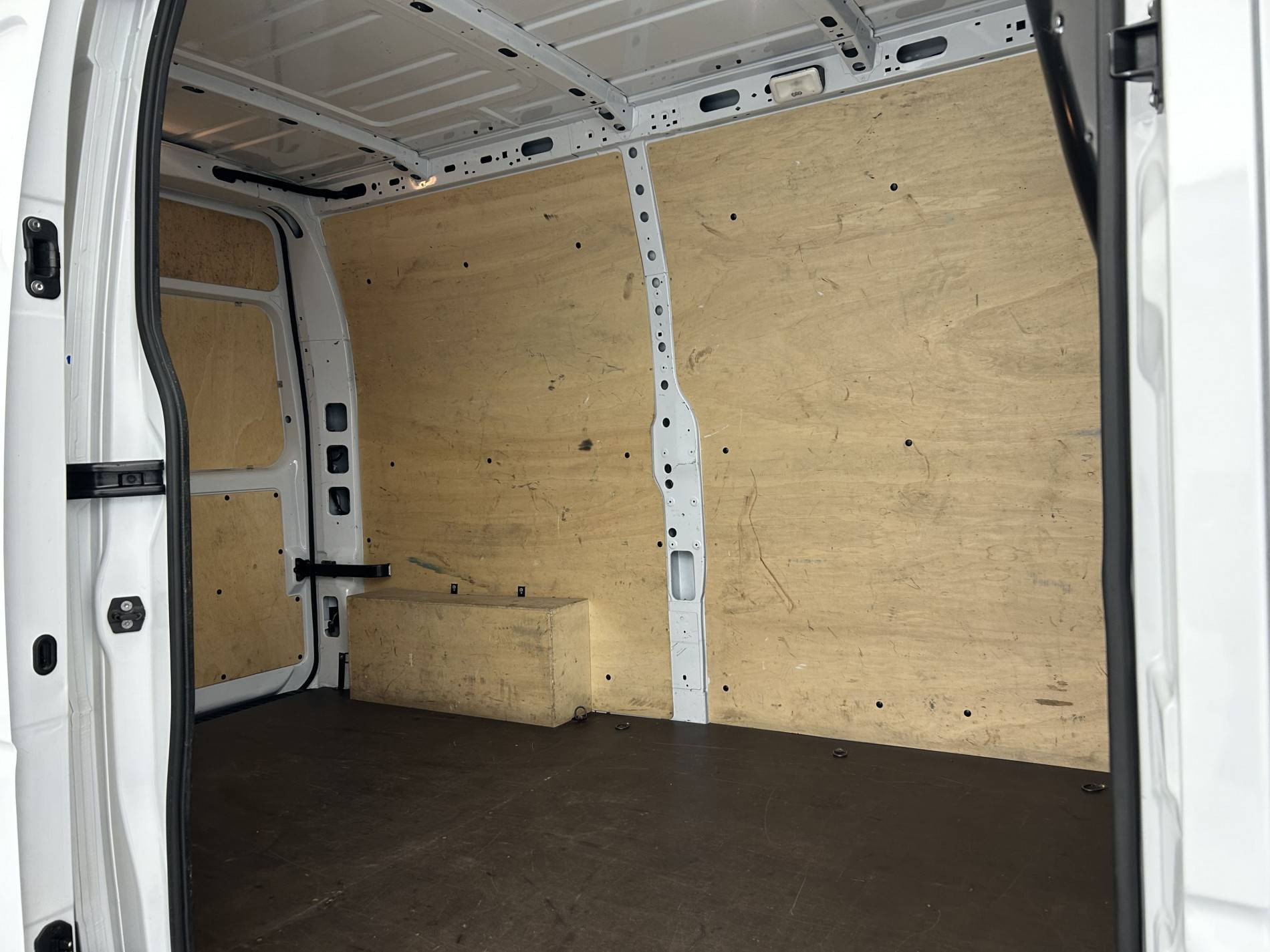 Vente en ligne Renault Master Fourgon MASTER FGN TRAC F3500 L2H2 BLUE DCI 135 au prix de 26 990 €