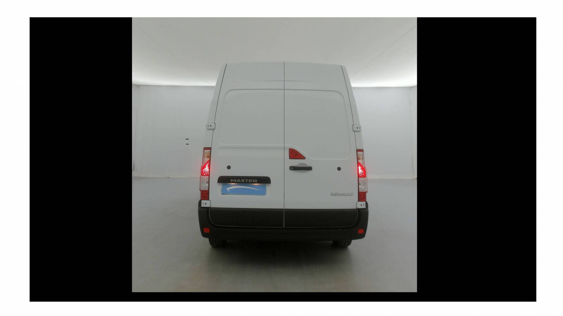 Vente en ligne Renault Master Fourgon MASTER FGN TRAC F3500 L2H2 BLUE DCI 135 au prix de 26 990 €