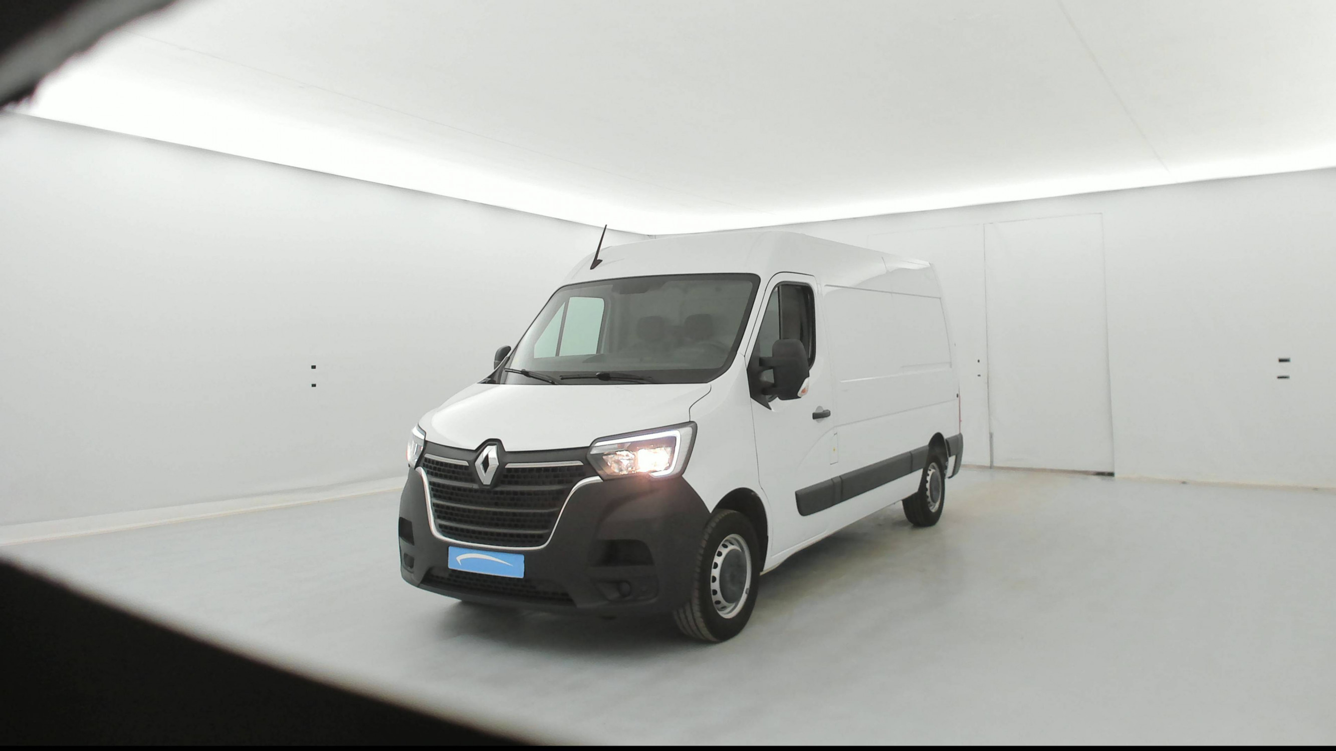 Renault Master Fourgon MASTER FGN TRAC F3500 L2H2 BLUE DCI 135 occasion de 2024 en vente à Lorient