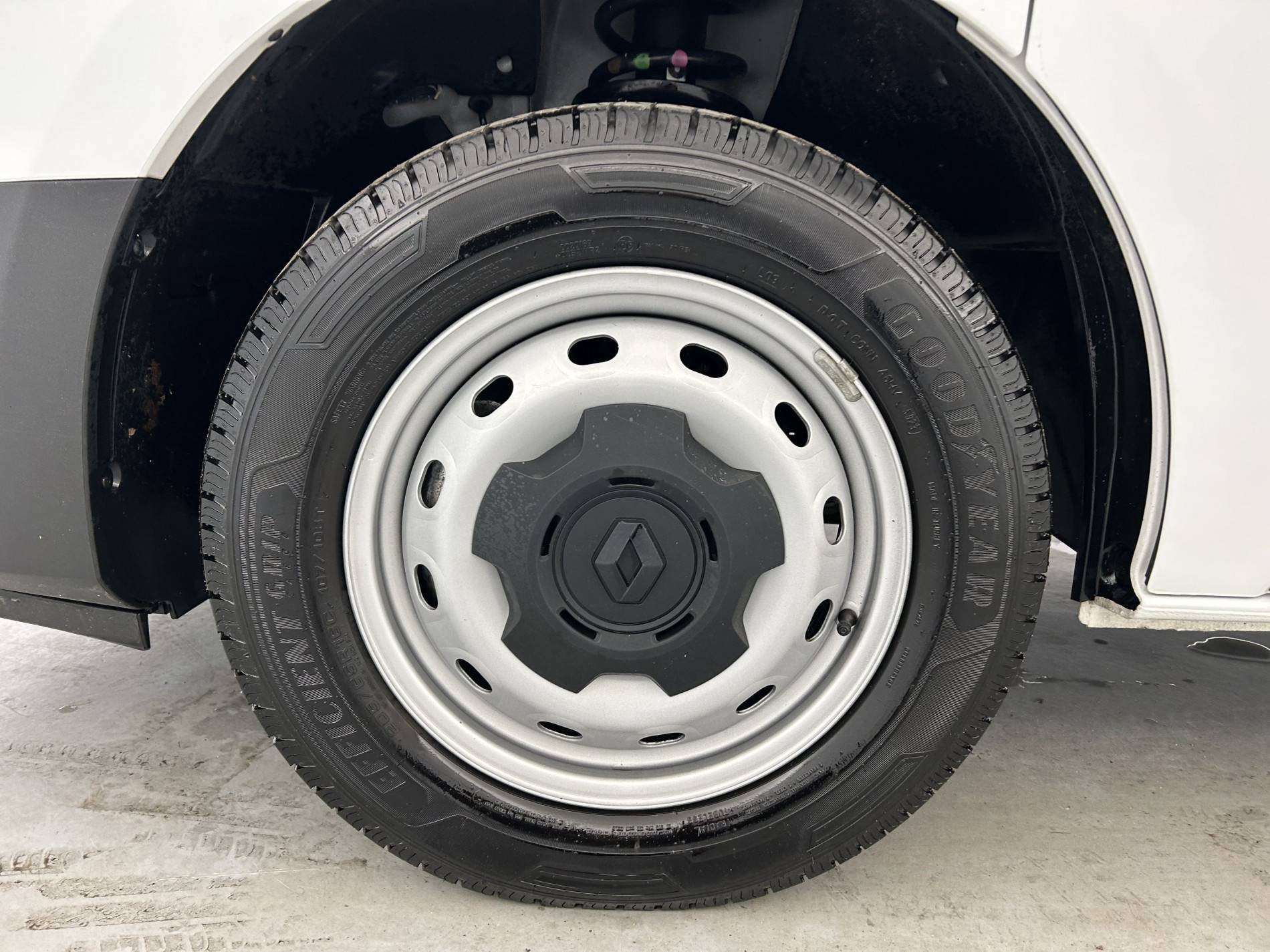 Vente en ligne Renault Trafic 3 Fourgon TRAFIC FG BLUE DCI 130 L1H1 3T GSR2 au prix de 24 590 €