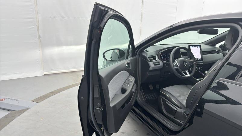 Vente en ligne Renault Clio 5 Clio TCe 90 au prix de 17 490 €