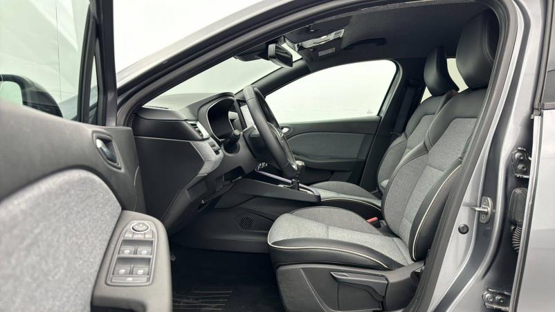 Vente en ligne Renault Clio 5 Clio TCe 90 au prix de 17 690 €