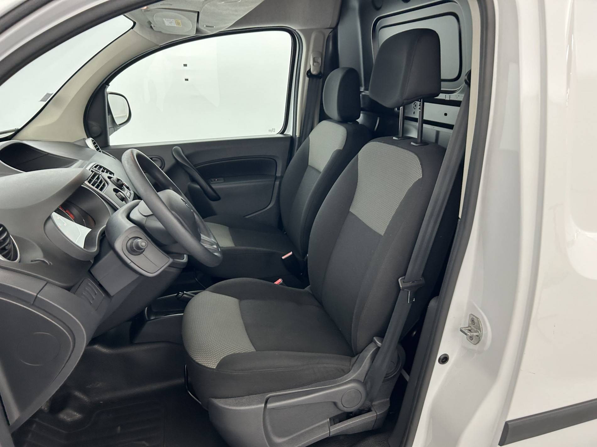 Vente en ligne Renault Kangoo Electrique  ACHAT INTEGRAL au prix de 10 990 €