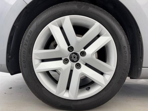 Vente en ligne Renault Clio 5 Clio Blue dCi 100 au prix de 16 890 €