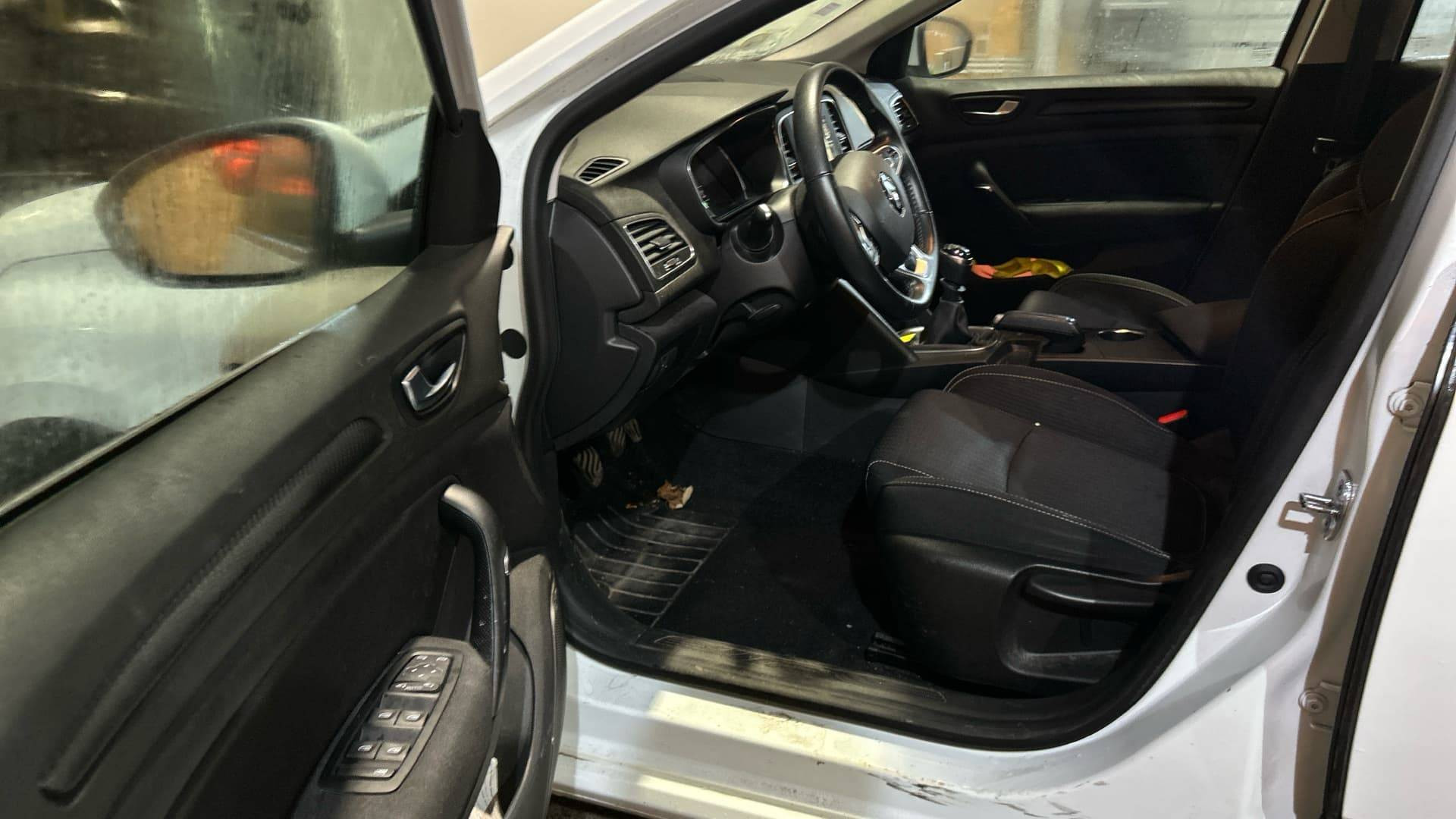 Vente en ligne Renault Megane 4 Mégane IV Berline Blue dCi 115 au prix de 15 490 €