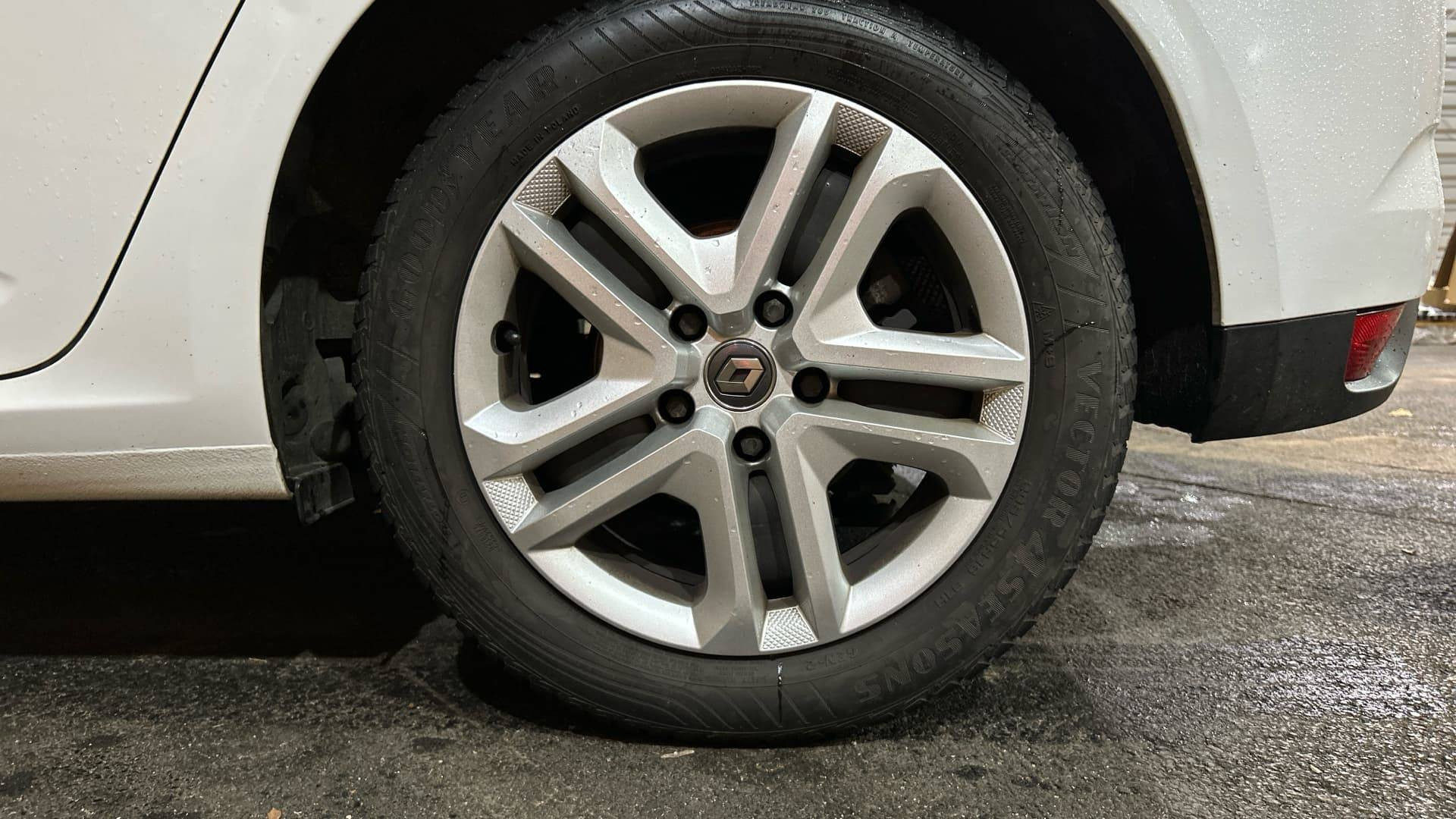 Vente en ligne Renault Megane 4 Mégane IV Berline Blue dCi 115 au prix de 15 490 €