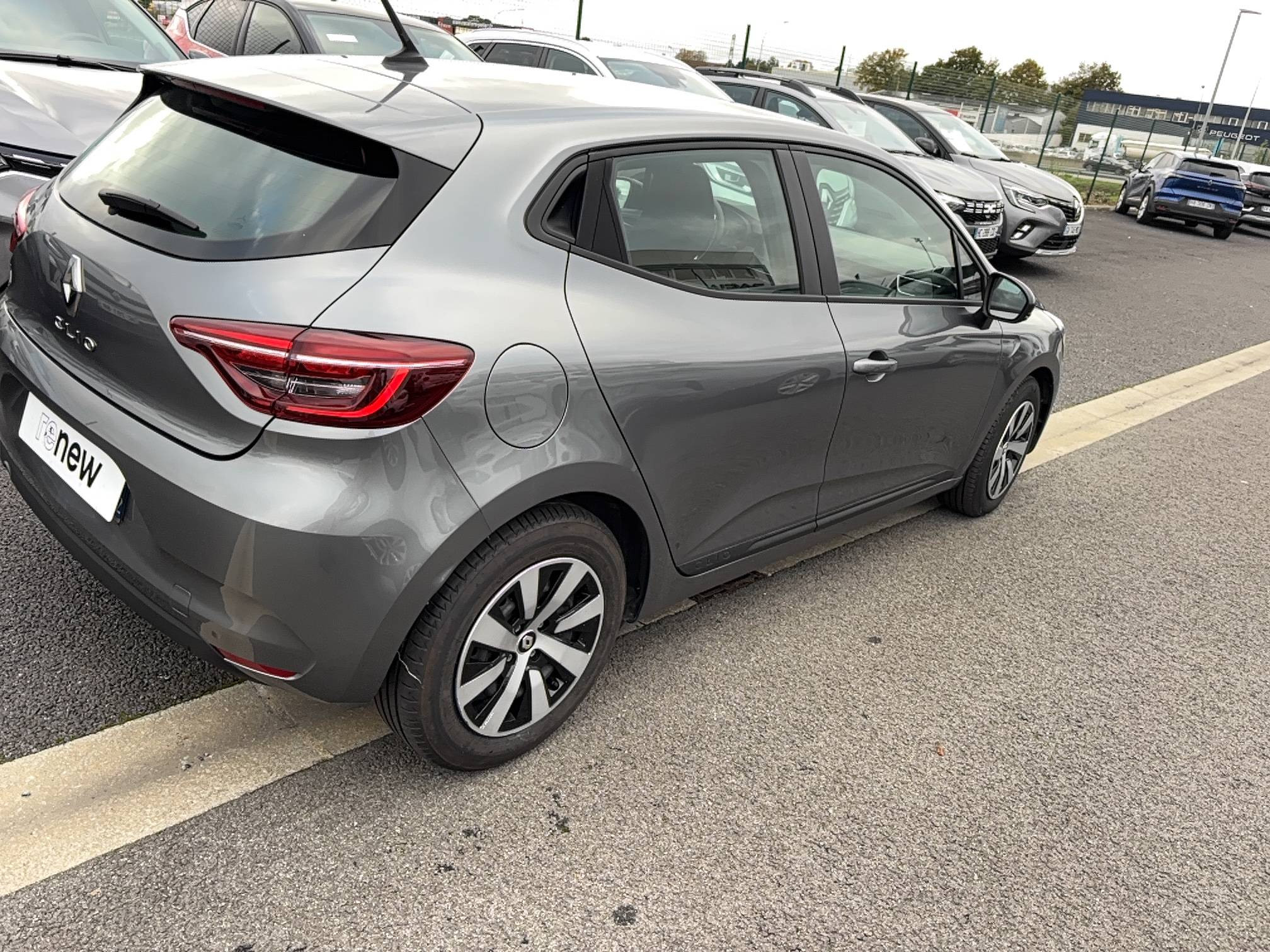 Vente en ligne Renault Clio 5 Clio TCe 90 au prix de 15 990 €