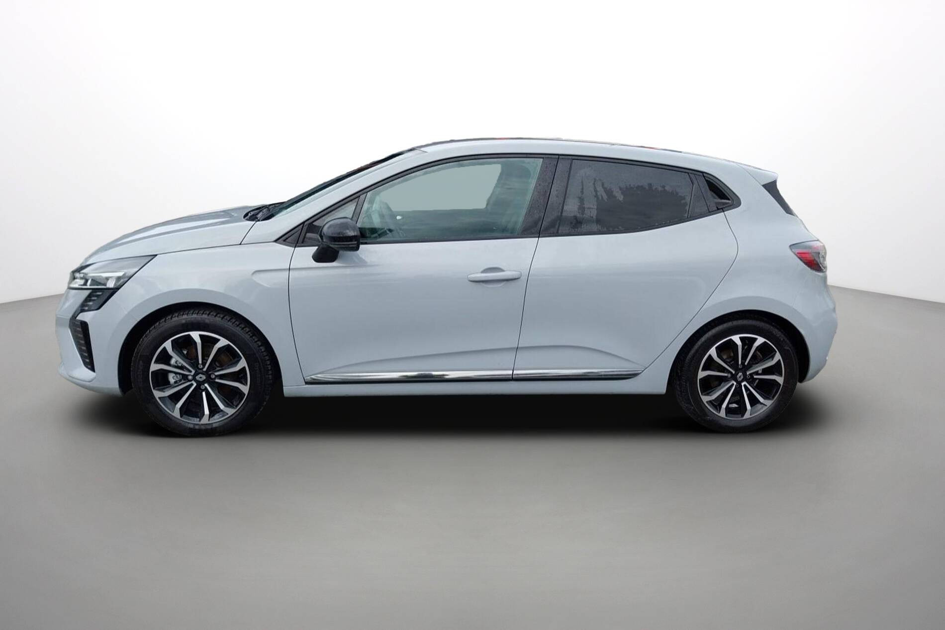 Vente en ligne Renault Clio 5 Clio E-Tech full hybrid 145 au prix de 18 990 €