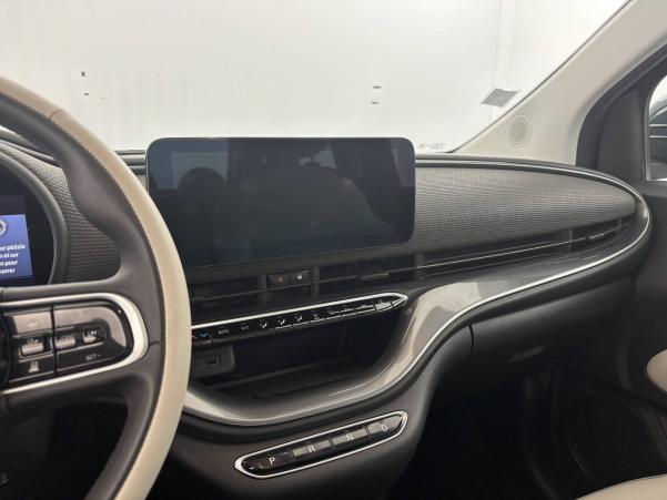Vente en ligne Fiat 500 électrique 500 e 118 ch au prix de 15 900 €