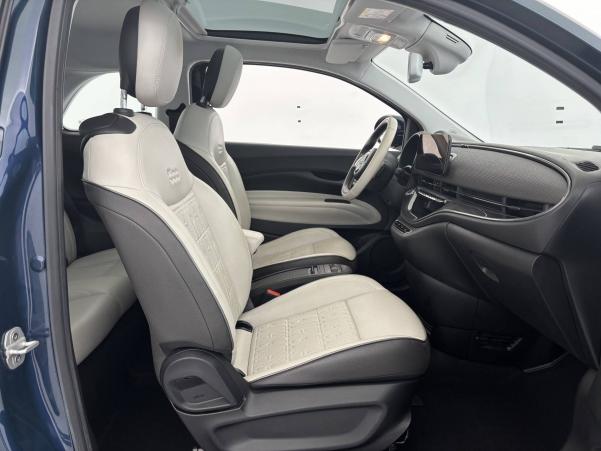 Vente en ligne Fiat 500 électrique 500 e 118 ch au prix de 15 900 €