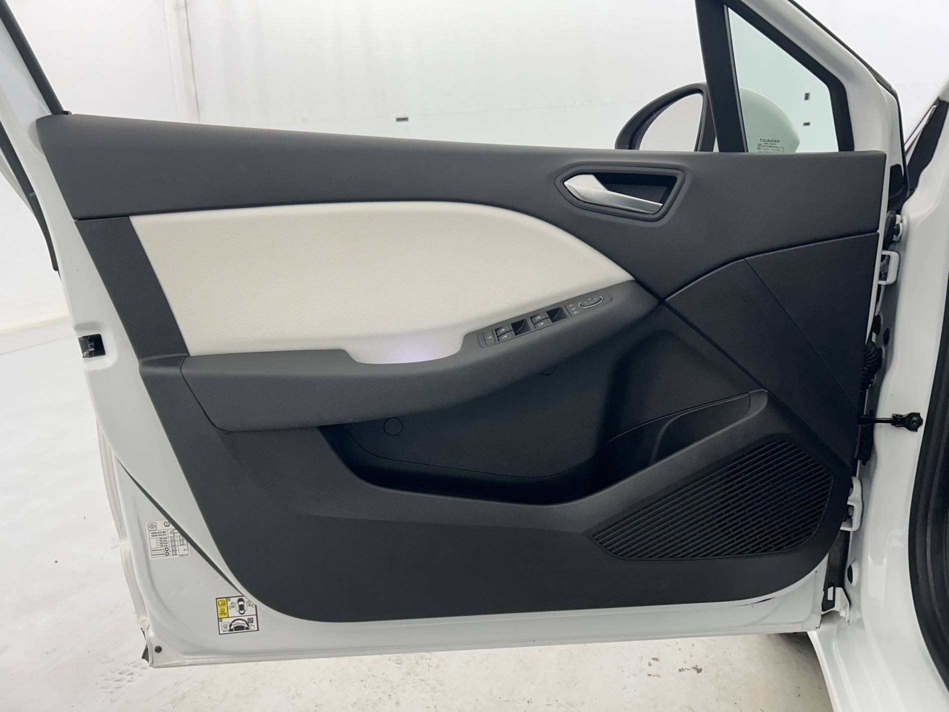 Vente en ligne Renault Clio 5 Clio TCe 90 - 21N au prix de 15 490 €