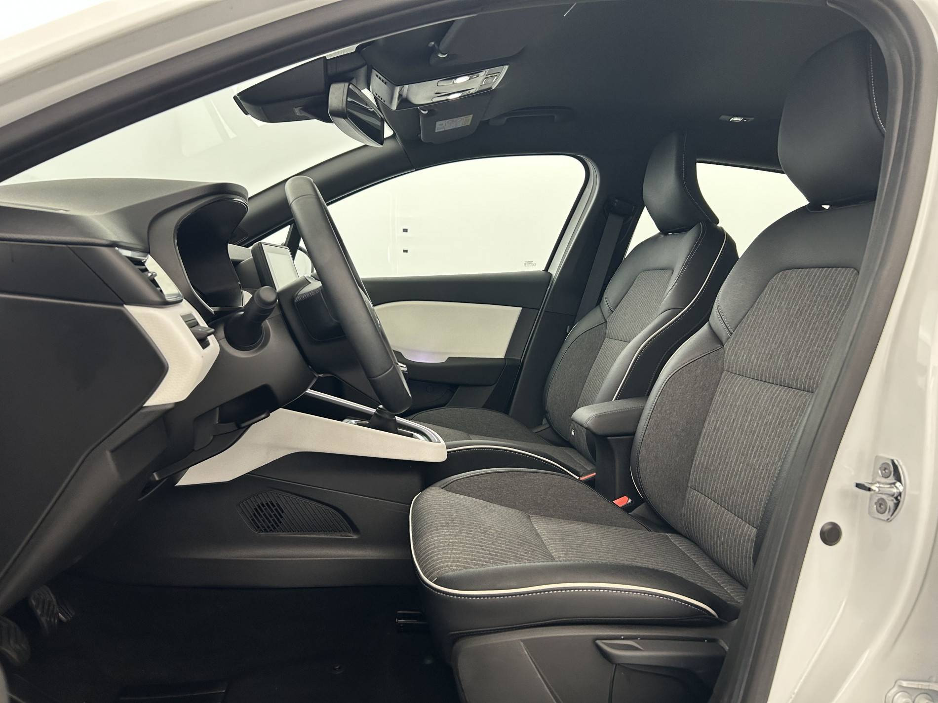 Vente en ligne Renault Clio 5 Clio TCe 90 - 21N au prix de 15 490 €