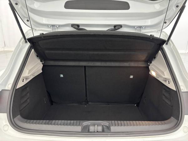Vente en ligne Renault Clio 5 Clio TCe 90 - 21 au prix de 14 900 €