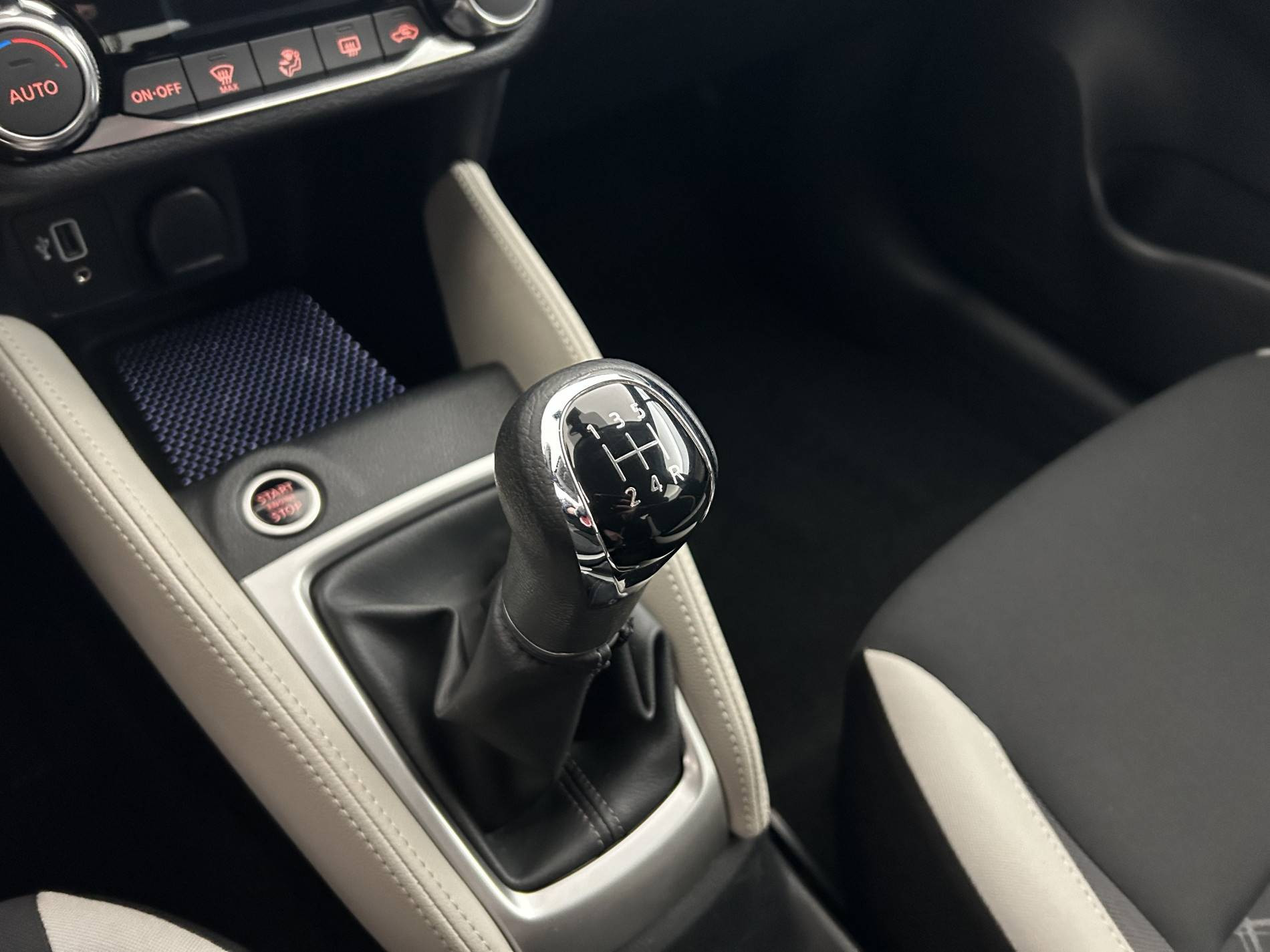 Vente en ligne Nissan Micra Micra IG-T 100 au prix de 11 990 €