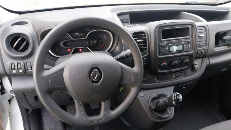 Vente en ligne Renault Trafic 3 Fourgon TRAFIC FGN L1H2 1200 KG DCI 145 ENERGY au prix de 21 900 €