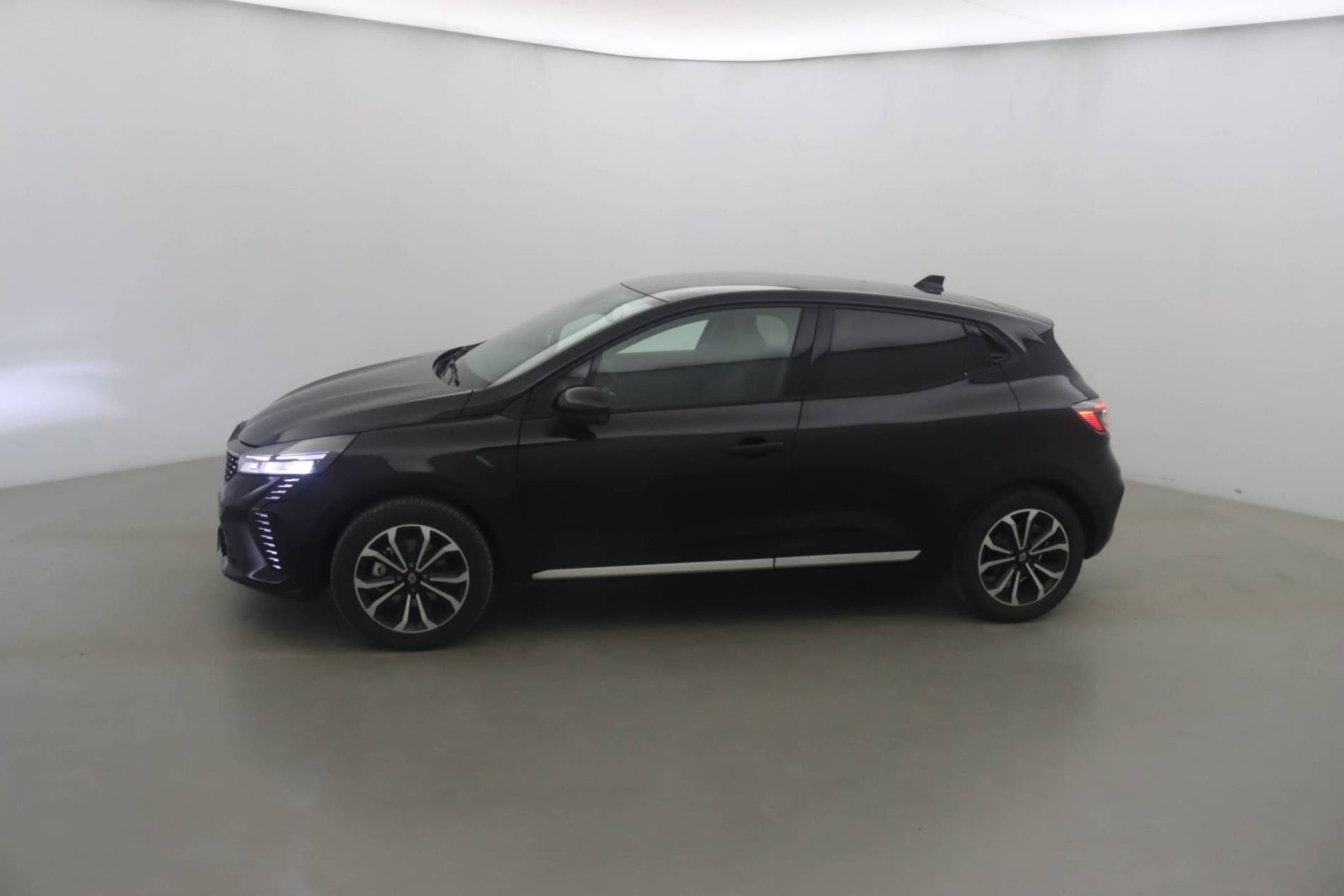 Vente en ligne Renault Clio 5 Clio E-Tech full hybrid 145 ch GSR2 au prix de 22 790 €