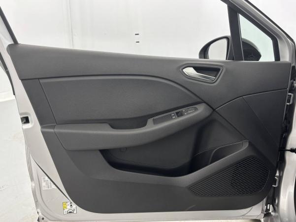 Vente en ligne Renault Clio 5 Clio TCe 90 au prix de 15 990 €