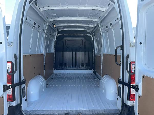 Vente en ligne Renault Master Fourgon MASTER FGN TRAC F3500 L2H2 BLUE DCI 135 au prix de 26 900 €