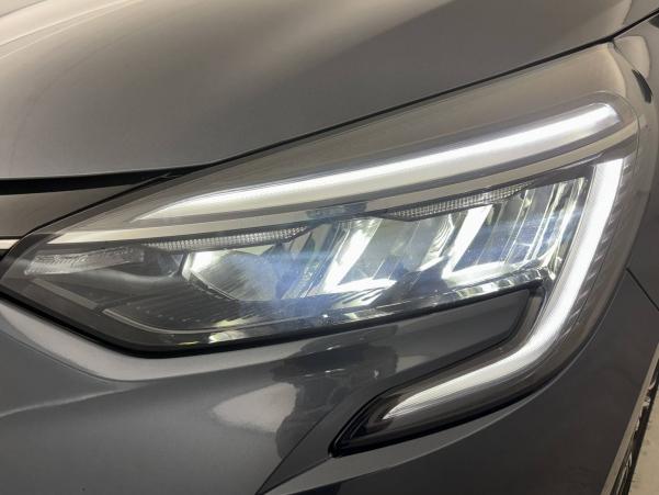 Vente en ligne Renault Clio 5 Clio E-Tech 140 - 21N au prix de 17 490 €