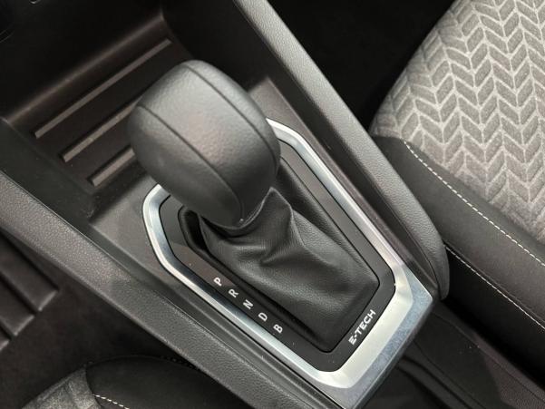 Vente en ligne Renault Clio 5 Clio E-Tech 140 - 21N au prix de 17 490 €