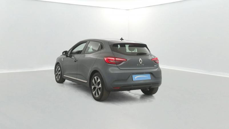 Vente en ligne Renault Clio 5 Clio E-Tech 140 - 21N au prix de 17 490 €
