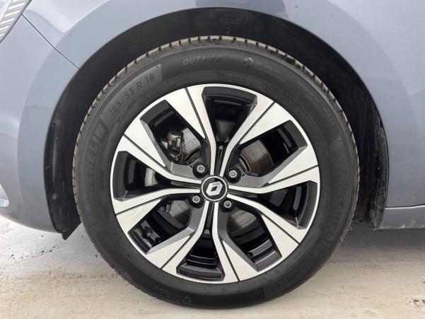Vente en ligne Renault Clio 5 Clio E-Tech 140 - 21N au prix de 17 490 €