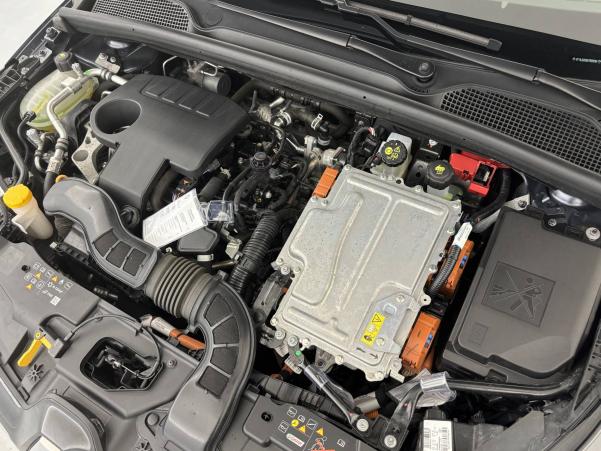 Vente en ligne Renault Clio 5 Clio E-Tech 140 - 21N au prix de 17 490 €