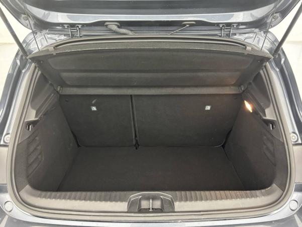Vente en ligne Renault Clio 5 Clio E-Tech 140 - 21N au prix de 17 490 €