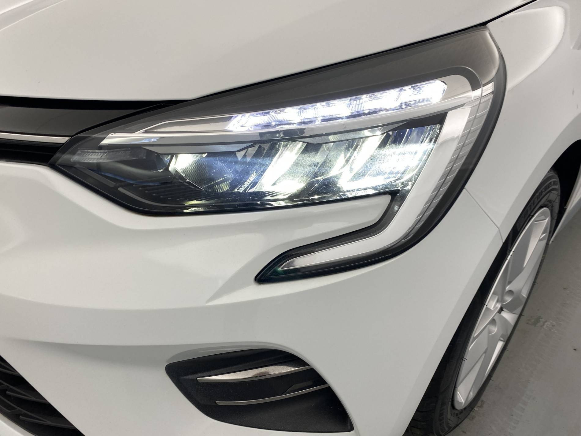 Vente en ligne Renault Clio 5 Clio TCe 90 - 21N au prix de 13 990 €