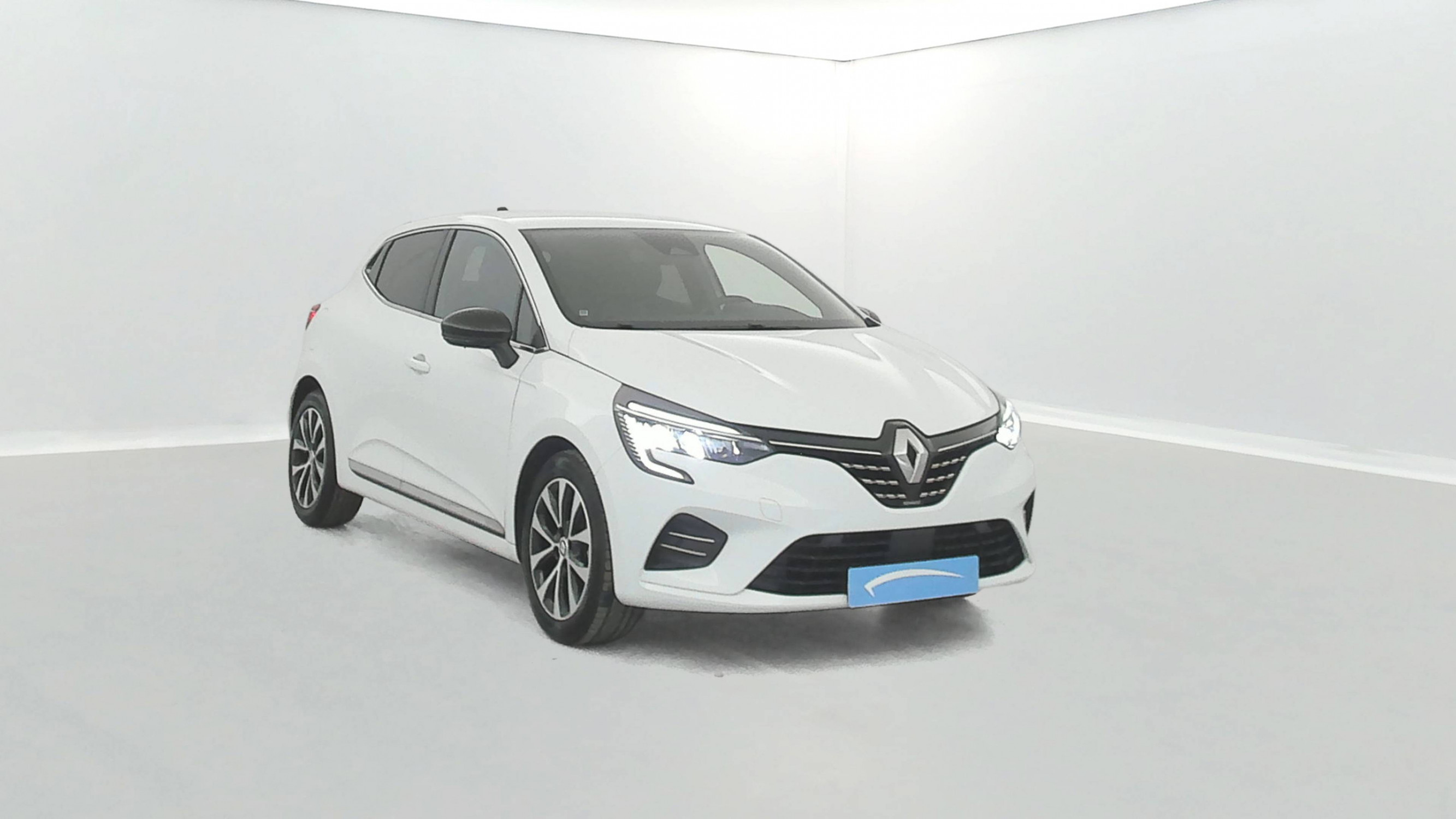 Vente en ligne Renault Clio 5 Clio E-Tech full hybrid 145 au prix de 17 990 €